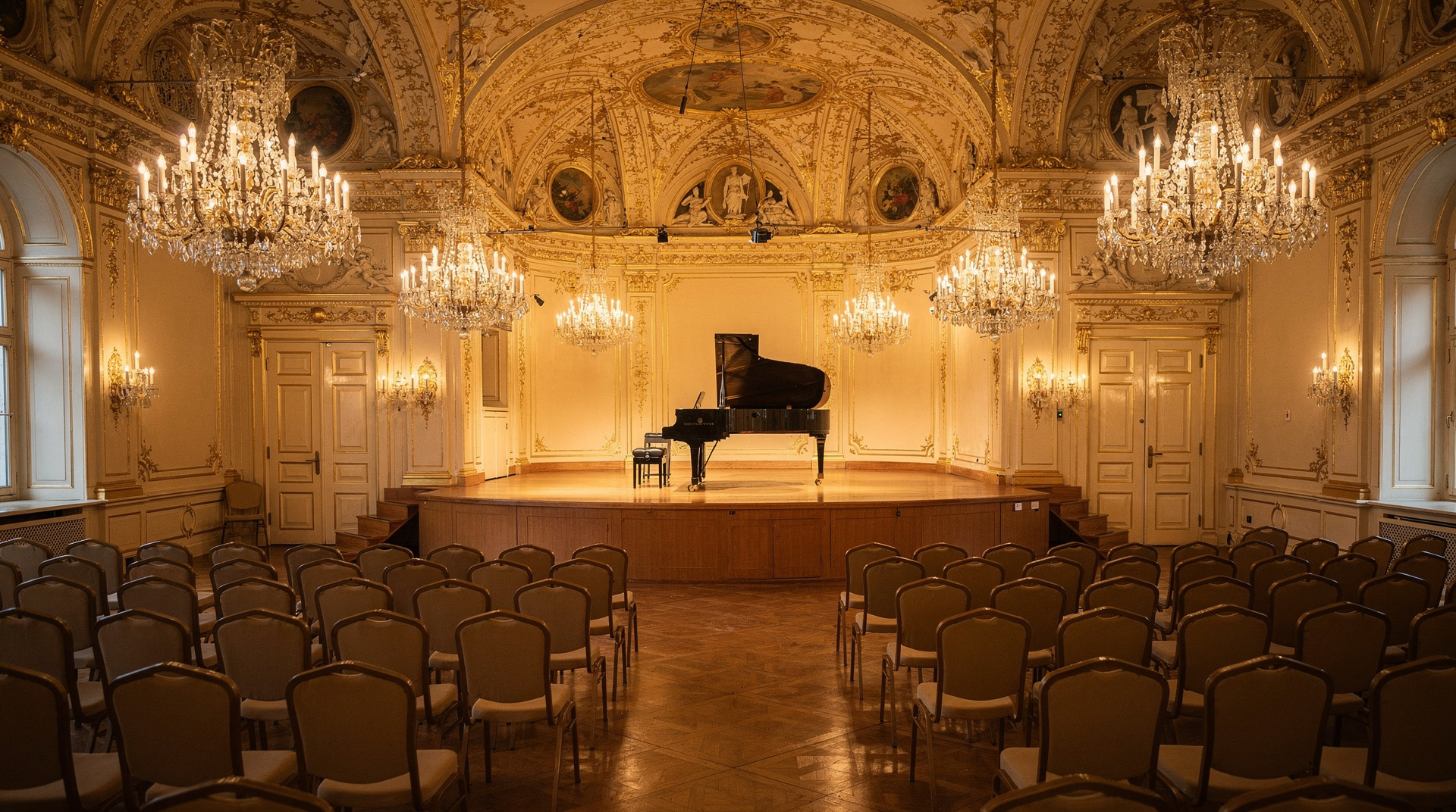 Vienna on the Strauss trail: Waltzing through the city of the Waltz King — Following Johann Strauss through Vienna: the Stadtpark monument, the Kursalon, t