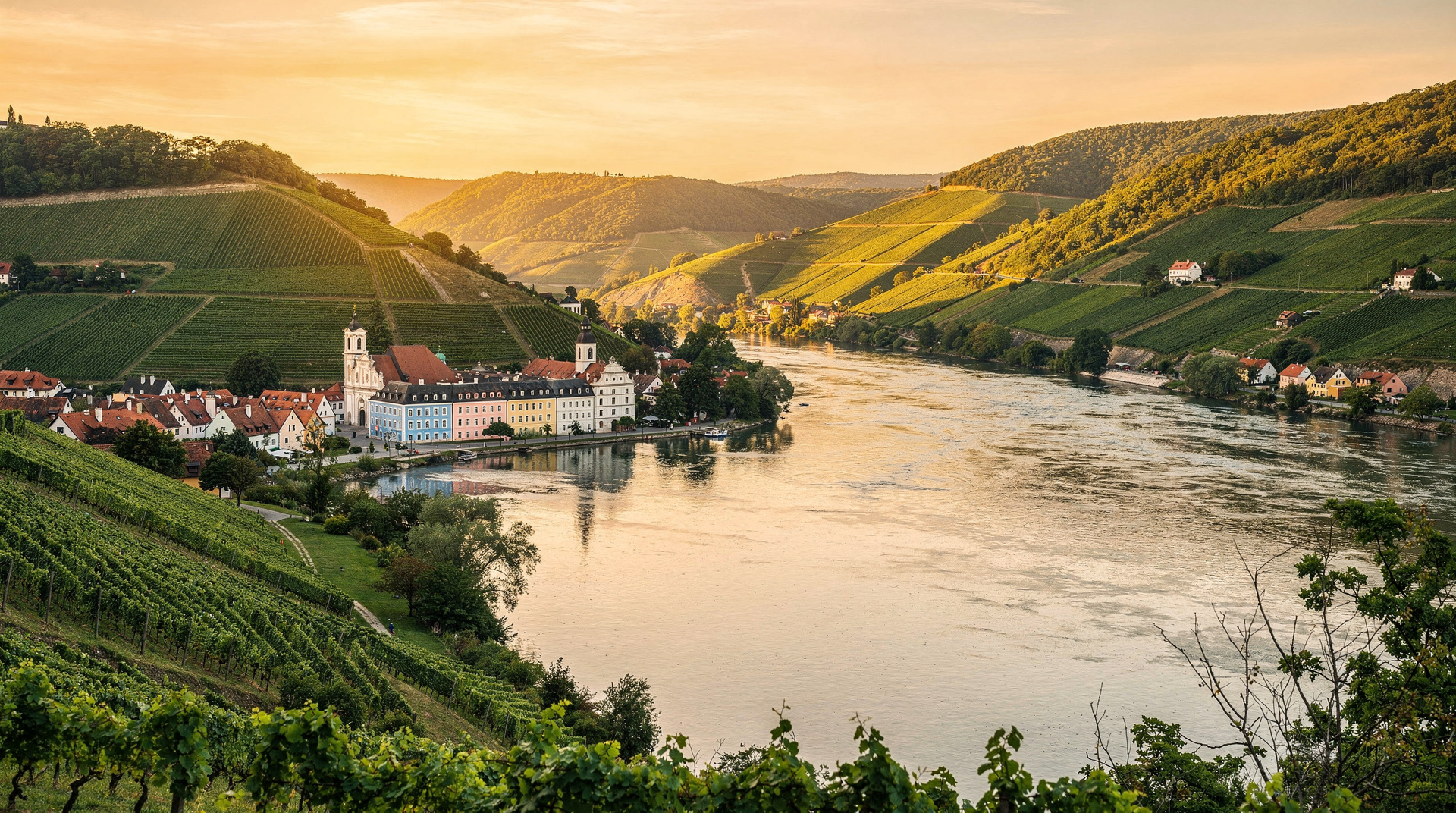 Vienna: 3.5-Hour Grand Danube River Cruise