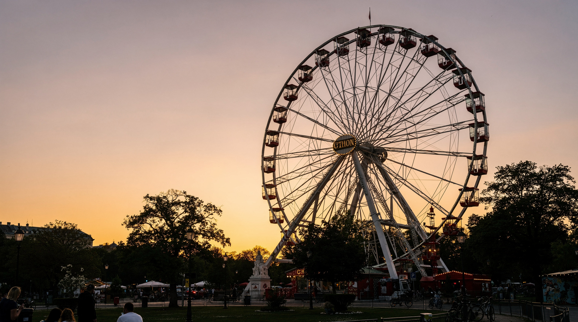 Vienna: Hop-on Hop-off, Ferris Wheel, and River Cruise