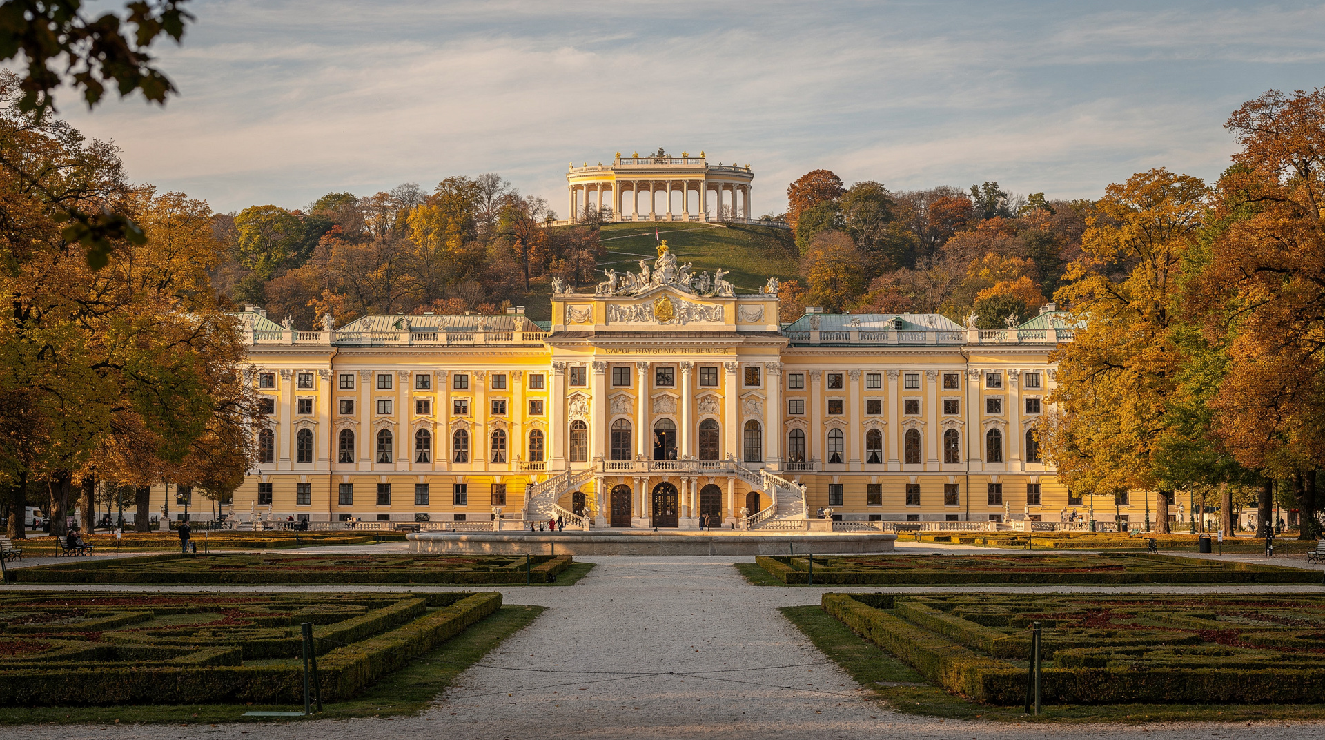Vienna: Schönbrunn Palace & Gardens Skip-the-Line Tour